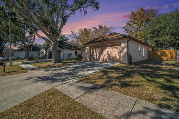 1947 TINKER DR, Lutz, FL 33559