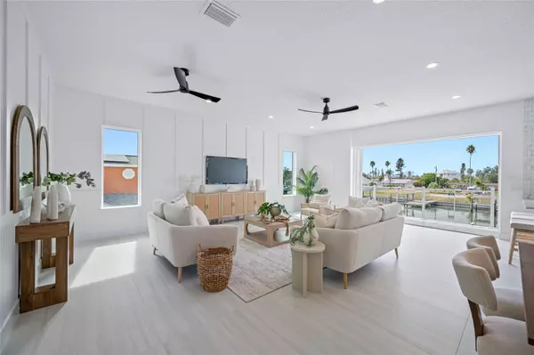 Madeira Beach, FL 33708,534 CRYSTAL DR