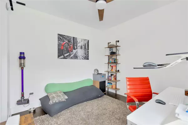 Tampa, FL 33611,3100 W PAUL AVE #14