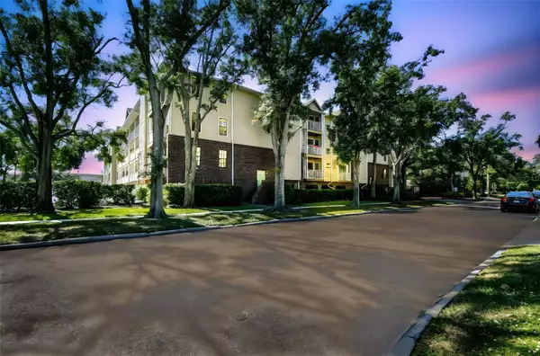 Tampa, FL 33606,1000 W HORATIO ST #202