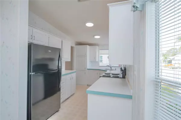 Largo, FL 33771,1001 STARKEY RD #767