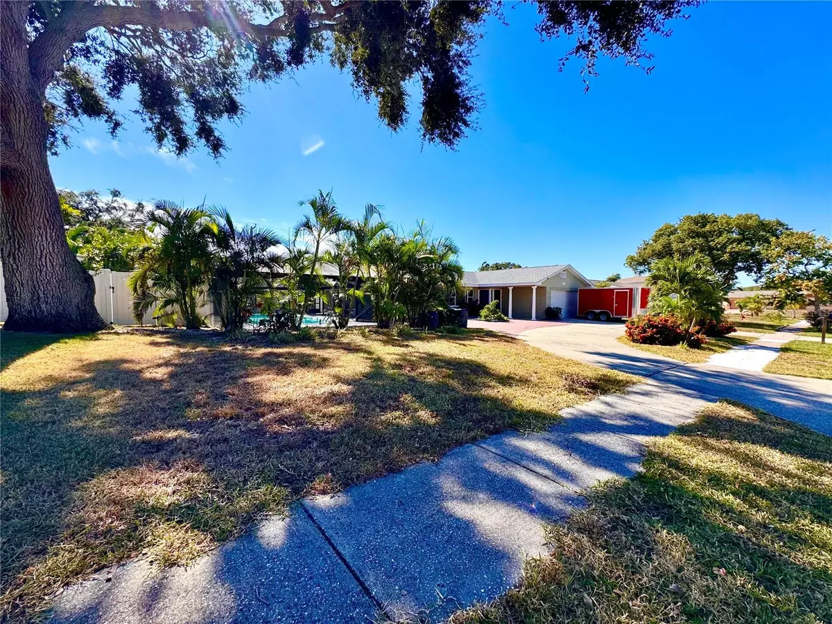 Seminole, FL 33776,13914 84TH TER