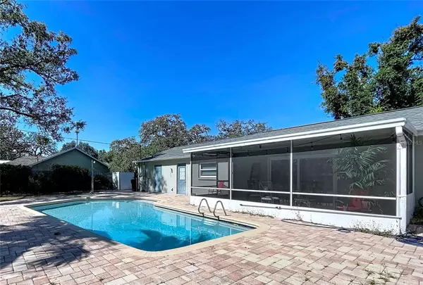 Brandon, FL 33511,611 GREENBRIAR DR