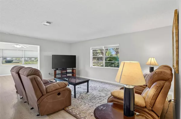 Sun City Center, FL 33573,2113 HAILSTONE CIR #363