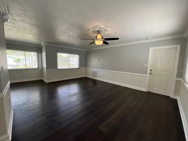 St Petersburg, FL 33702,6690 17TH ST N