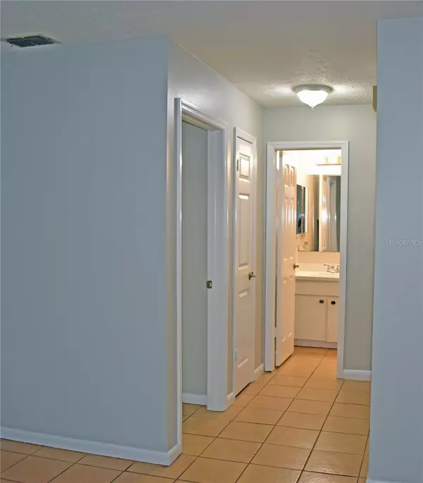 Thonotosassa, FL 33592,9509 FIELDVIEW CIR #A