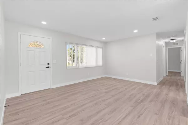 Seminole, FL 33776,10095 NASSAU CT