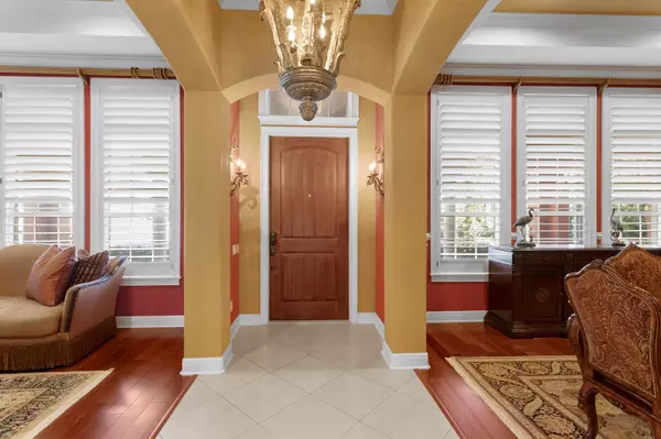 Tampa, FL 33616,4912 YACHT CLUB DR