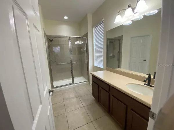 Ruskin, FL 33570,711 PARKER DEN DR