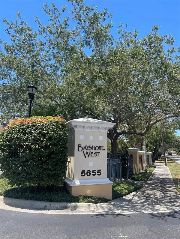 Tampa, FL 33611,3133 BAYSHORE OAKS DR