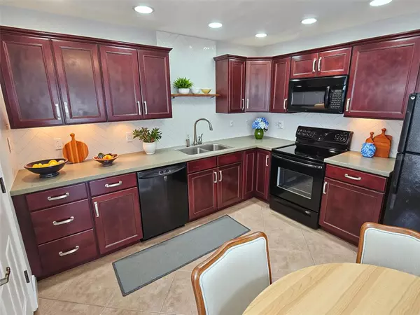 Clearwater, FL 33756,519 1/2 YELVINGTON AVE