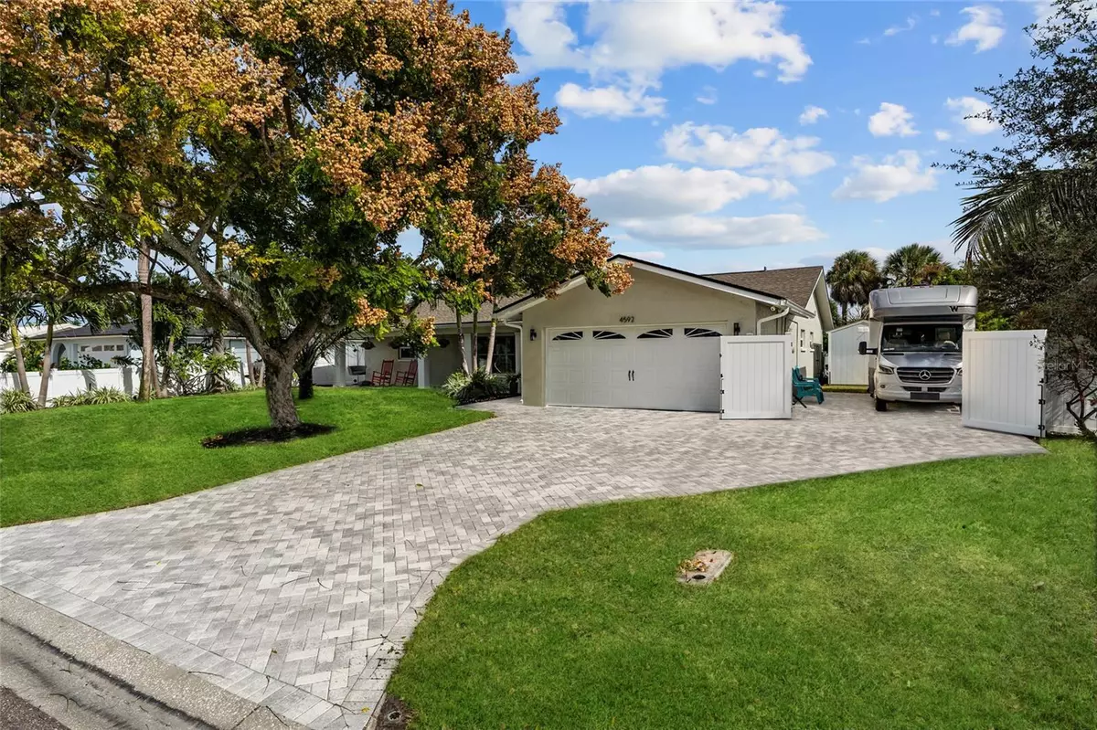 St Petersburg, FL 33711,4592 40TH ST S