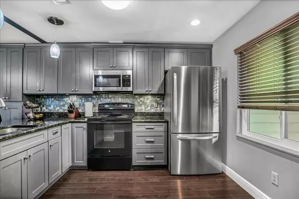 Dunedin, FL 34698,637 DRAKE LN N