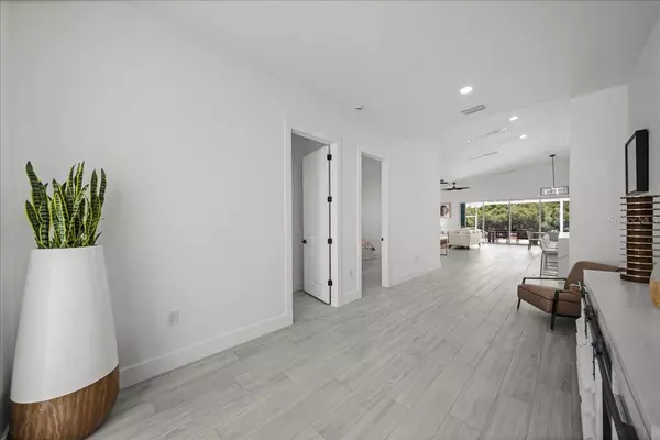 Fort Myers, FL 33905,2144 BARBADOS AVE