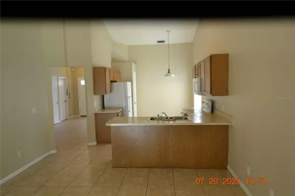 Tampa, FL 33624,10131 CEDAR DUNE DR