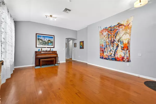 Tampa, FL 33614,8853 CYPRESS HAMMOCK DR