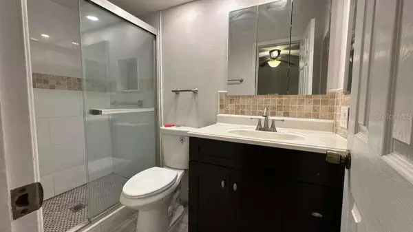 Tampa, FL 33634,6246 OAK CLUSTER CIR