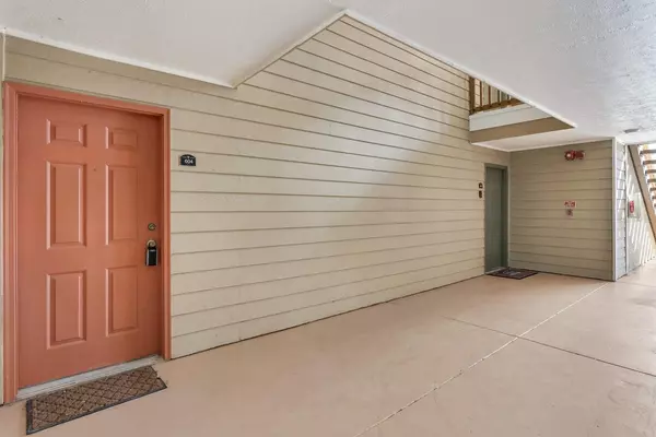 Tampa, FL 33647,9481 HIGHLAND OAK DR #604