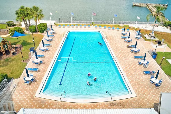 Largo, FL 33774,10280 IMPERIAL POINT DR W #7