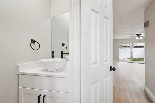 Tampa, FL 33624,16173 RAMBLING VINE DR E