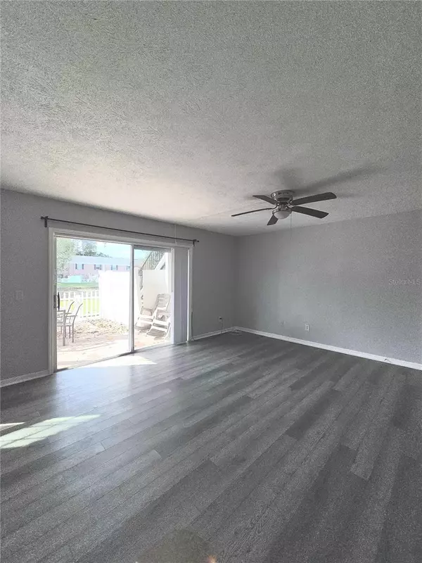 Tampa, FL 33618,13690 ORANGE SUNSET DR #102