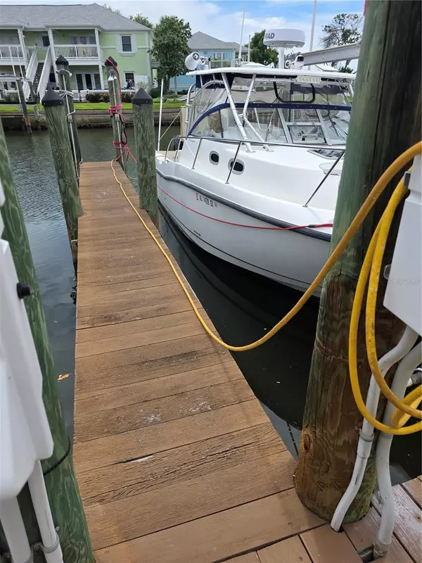 St Petersburg, FL 33705,5011 STARFISH DR SE #21SS