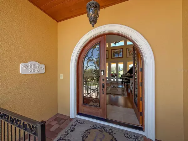 Largo, FL 33770,211 POINCIANA LN