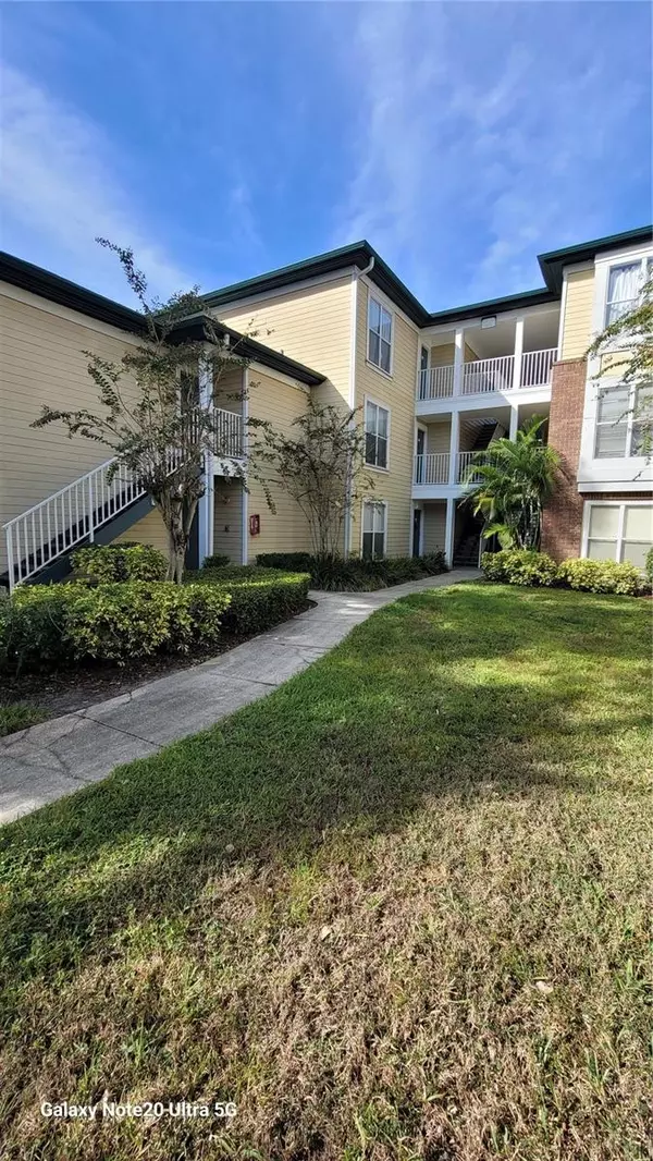 4115 CHATHAM OAK CT #202, Tampa, FL 33624