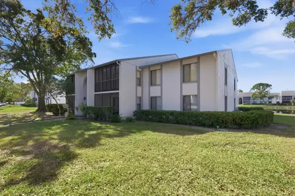 Tarpon Springs, FL 34688,1243 PINE RIDGE CIR W #D2
