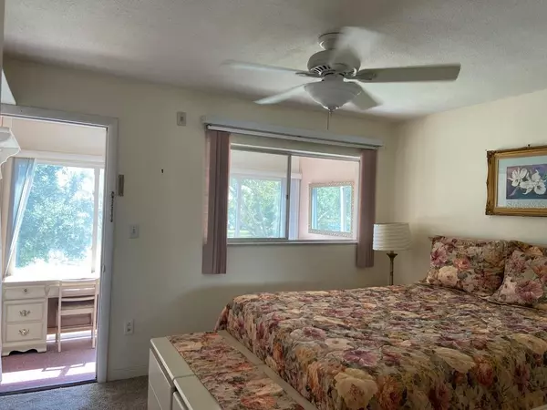 Seminole, FL 33772,8125 112TH ST #204