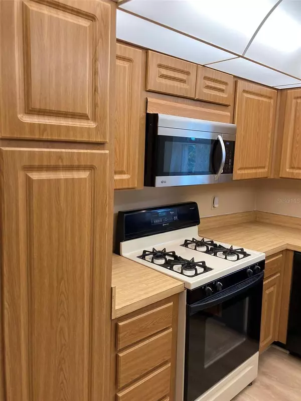 St Petersburg, FL 33709,5750 80TH ST N #B308