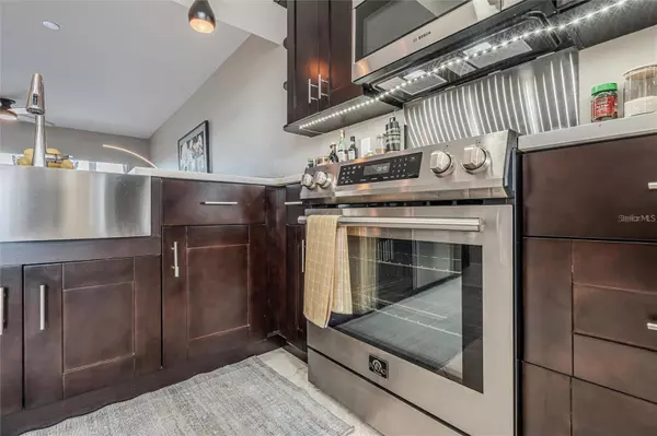 St Petersburg, FL 33708,6315 SHORELINE DR #3306