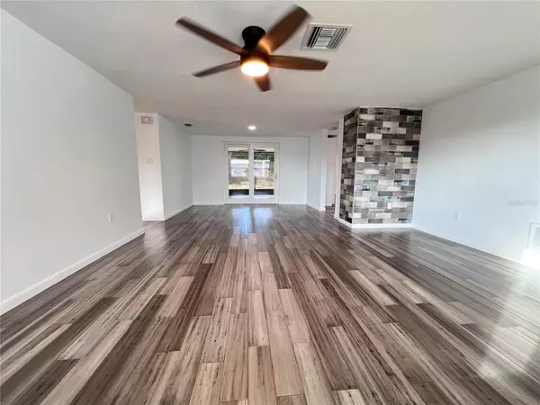 Holiday, FL 34690,5703 ANDREA DR