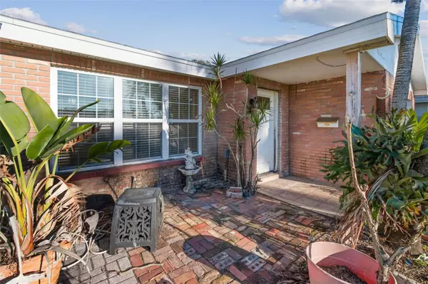 St Petersburg, FL 33707,1200 ROBIN RD S