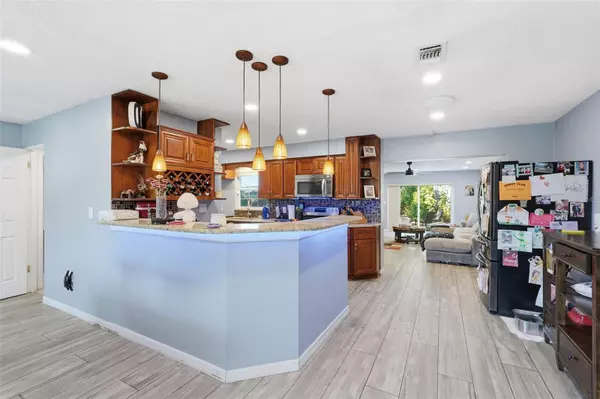 Largo, FL 33778,940 ORANGEVIEW DR