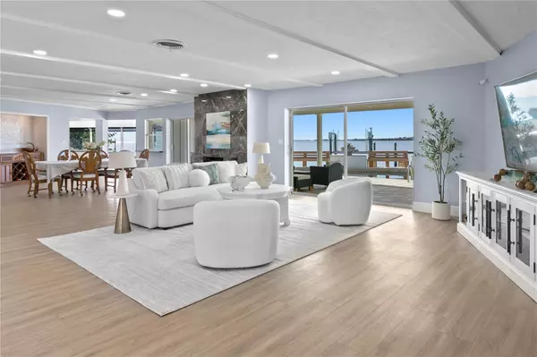 St Petersburg, FL 33703,2970 68TH AVE S