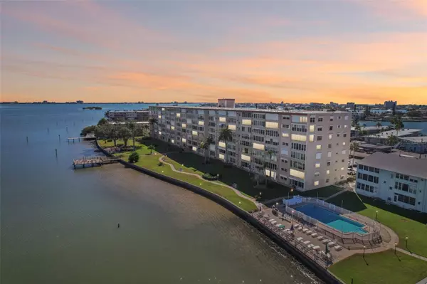 1847 SHORE DR S #711, South Pasadena, FL 33707