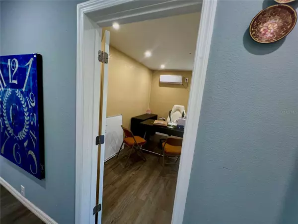 Tampa, FL 33619,5827 E COLUMBUS DR