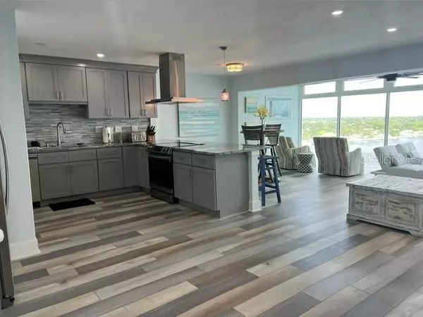 St Petersburg, FL 33711,7200 SUNSHINE SKYWAY LN S #15F