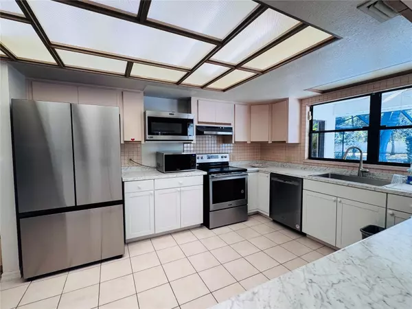 Clearwater, FL 33759,2949 SUNSET POINT RD