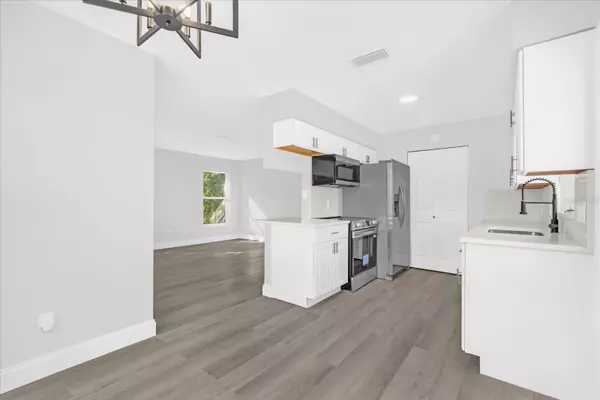 Lake Alfred, FL 33850,502 TROY LN