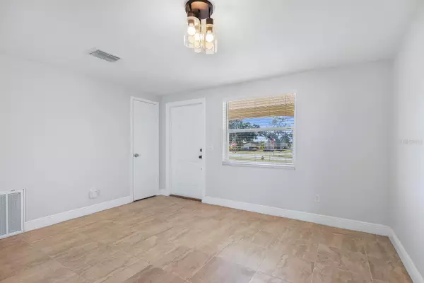 Apollo Beach, FL 33572,6101 FIREFLY LN