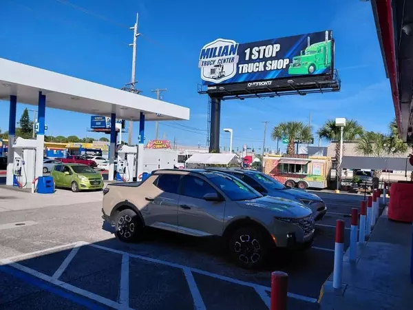 Tampa, FL 33615,7906 W HILLSBOROUGH AVE