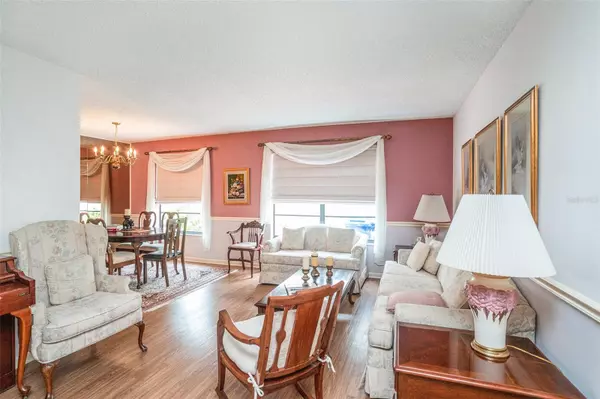 Tampa, FL 33618,3335 FOXRIDGE CIR