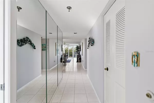 Bradenton, FL 34209,4530 PINEBROOK CIR #301