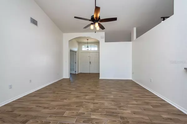 Lakeland, FL 33812,5658 FISCHER DR