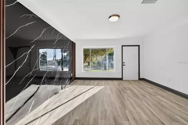 St Petersburg, FL 33711,2401 S 42ND ST S