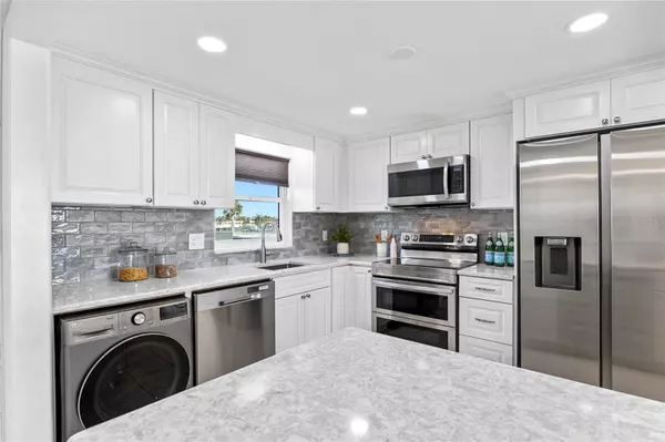 St Petersburg, FL 33708,4775 COVE CIR #203