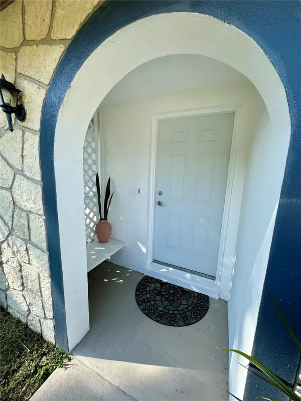 Valrico, FL 33594,2208 VALLEYBROOK AVE