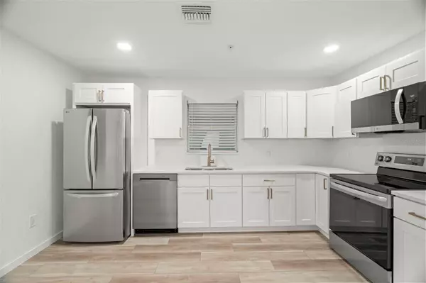 St Petersburg, FL 33704,3103 16TH ST N